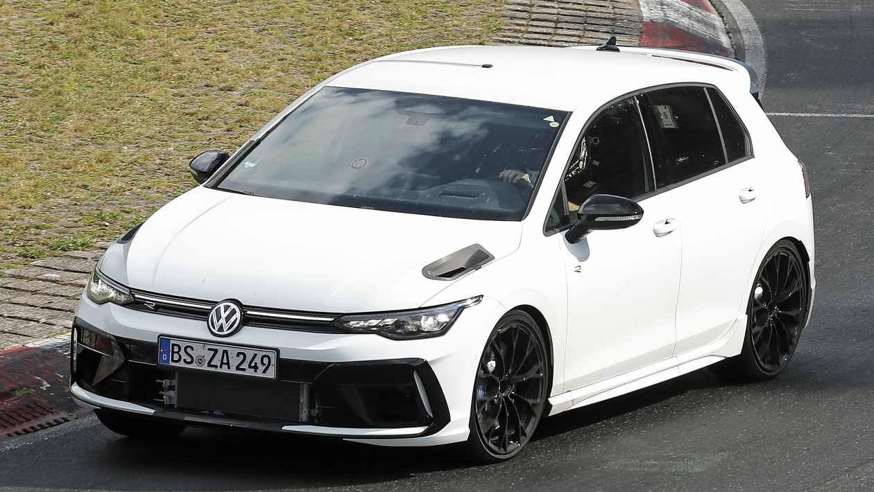 VW Golf R to up its game again: could hot new special edition top 400bhp?